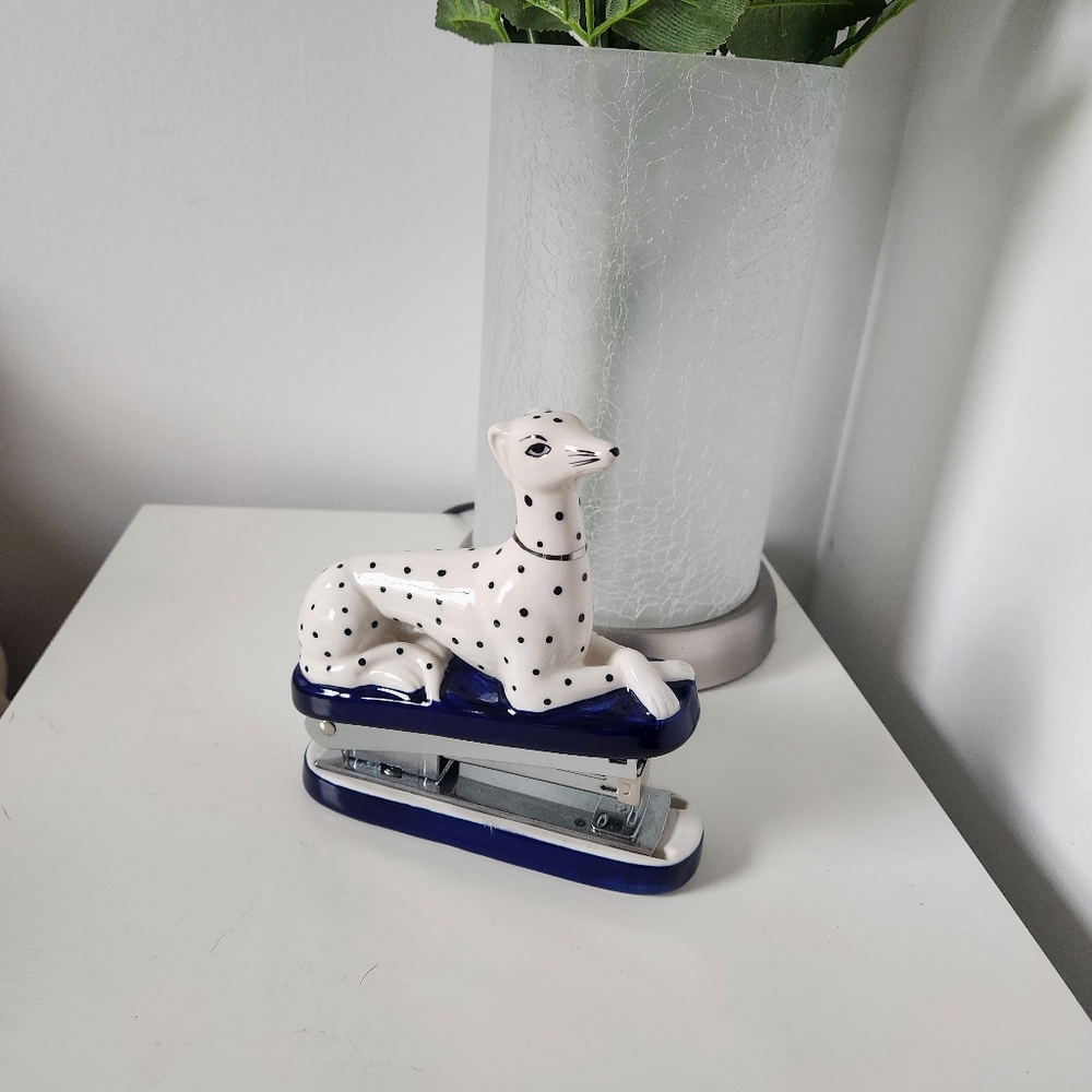 NWOT Anthropologie | Ceramic Staffordshire-Style Reclining Dalmatian Dog Stapler - Picture 2 of 6